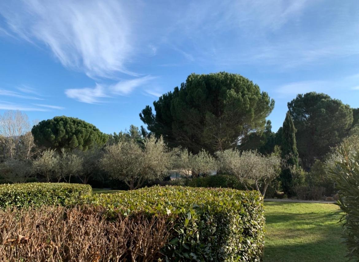 Studio 4 Personnes Golf International Pont Royal Mallemort Εξωτερικό φωτογραφία
