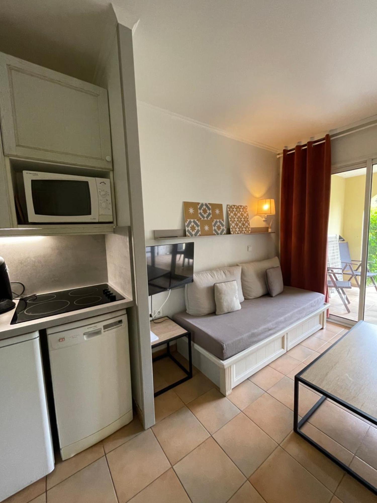 Studio 4 Personnes Golf International Pont Royal Mallemort Εξωτερικό φωτογραφία